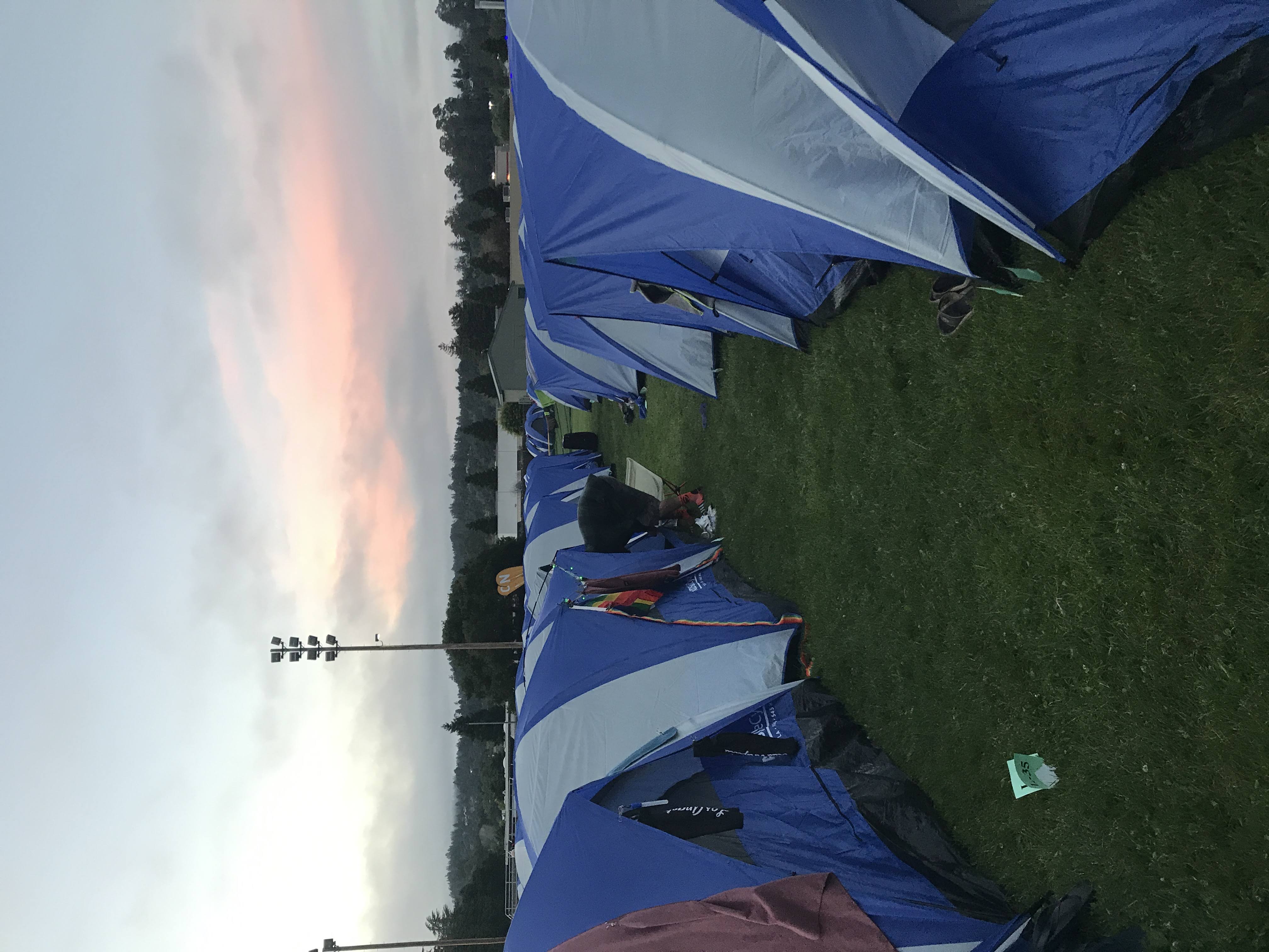 Tent grid aisle